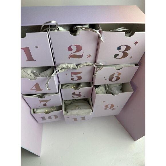 Kendra Scott 2021 Collectors Box 12 Piece Jewelry Gift Set NIB - Picture 3 of 8